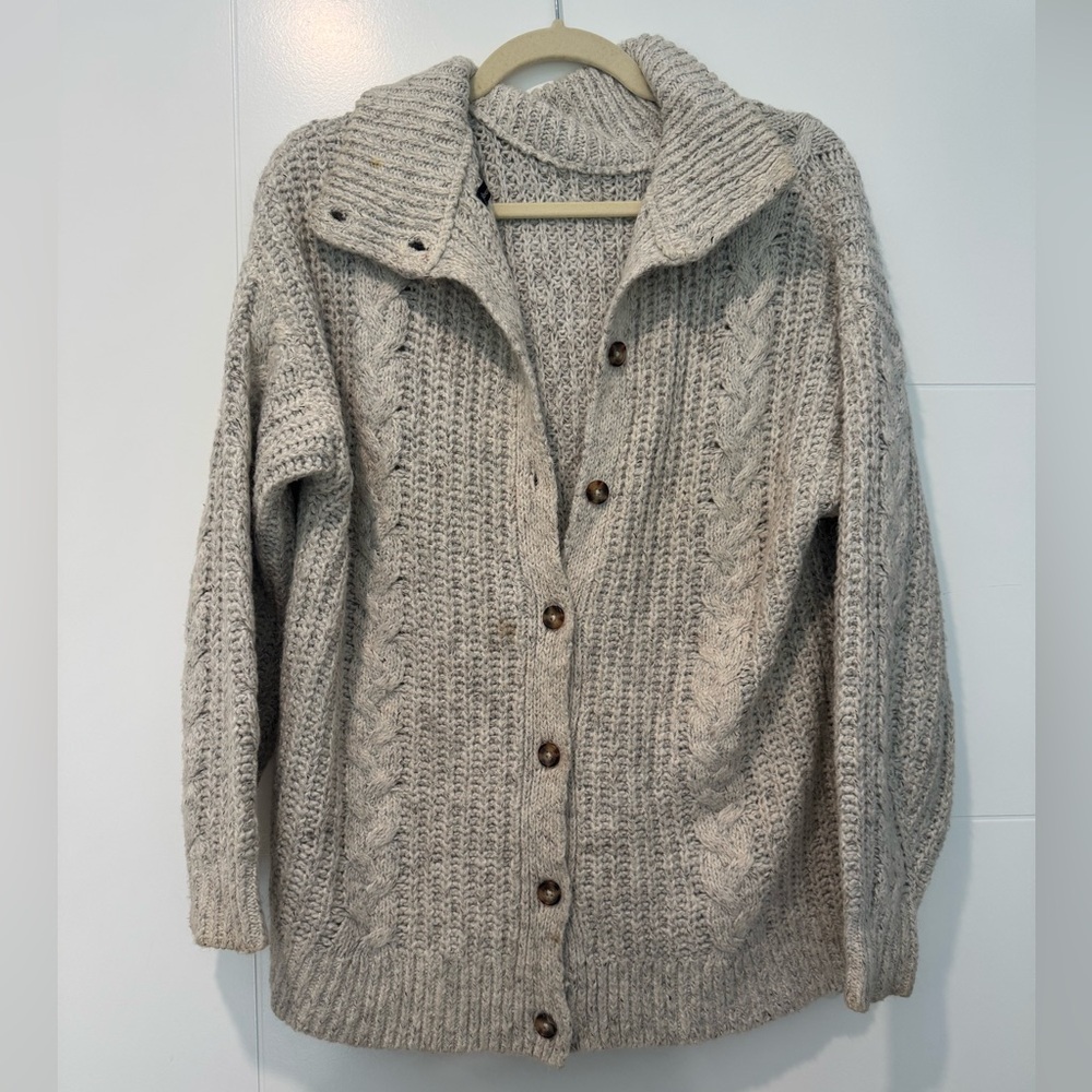 Abercrombie & Fitch Beige Cable Knit Cardigan
